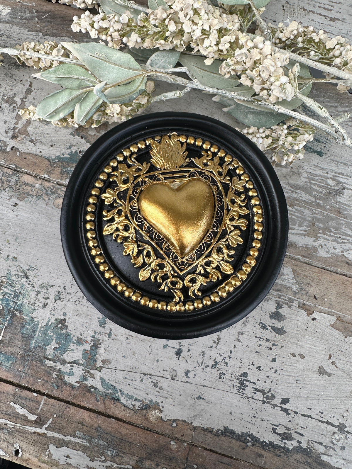 Gold Heart & Black round box with lid