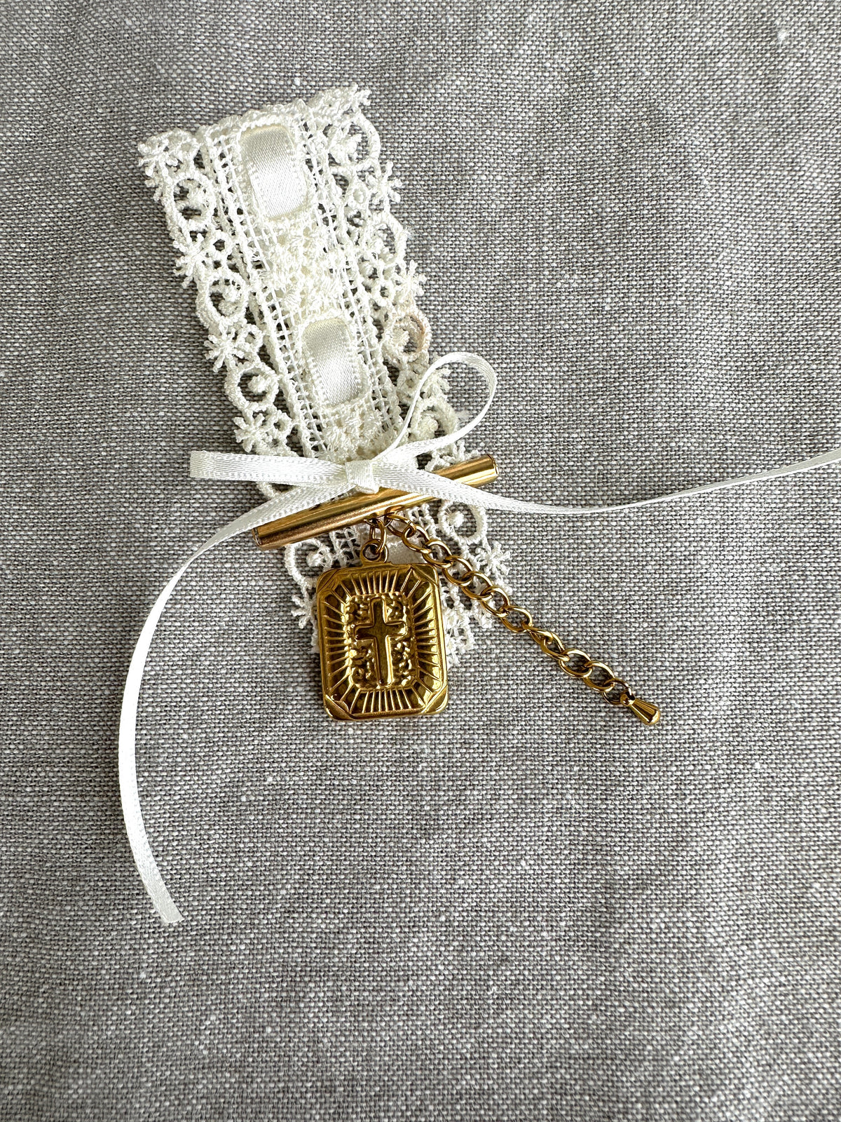 Decor prayer book mark w lace and Holy Book