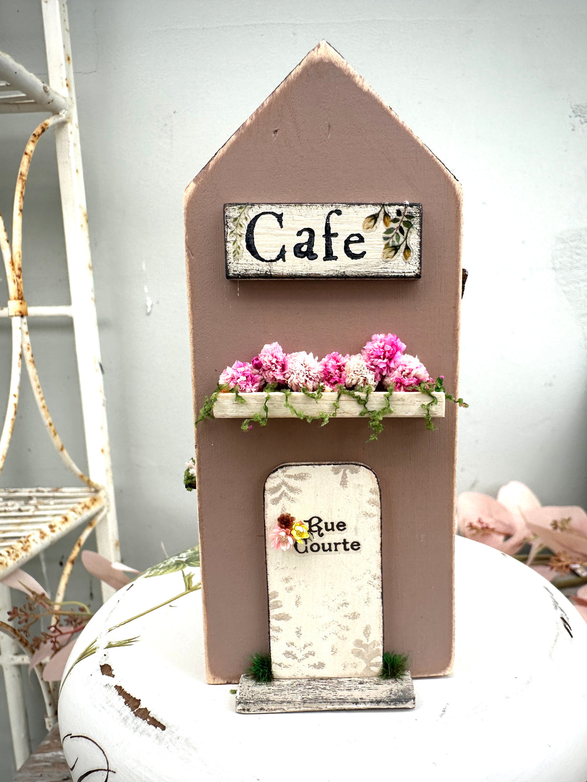 Handmade Houses pink series Cafe
