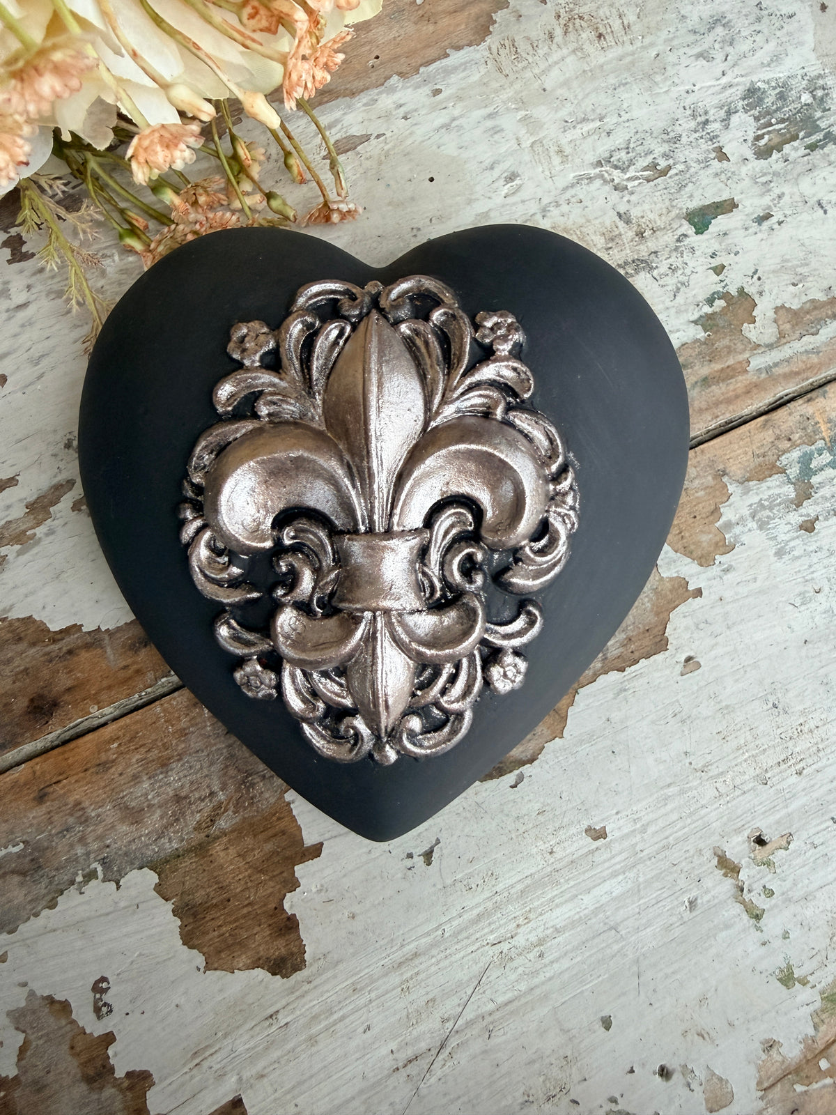 Wall heart Blush Pink Fleur de Lis