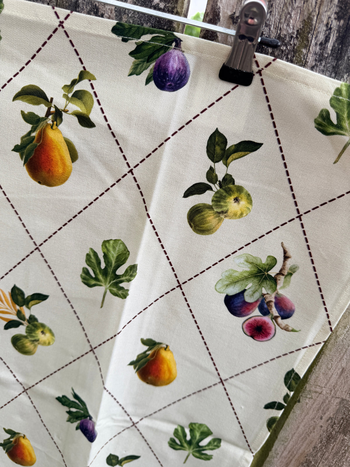 Tea towel Fig & Pear Trellis Michel design works