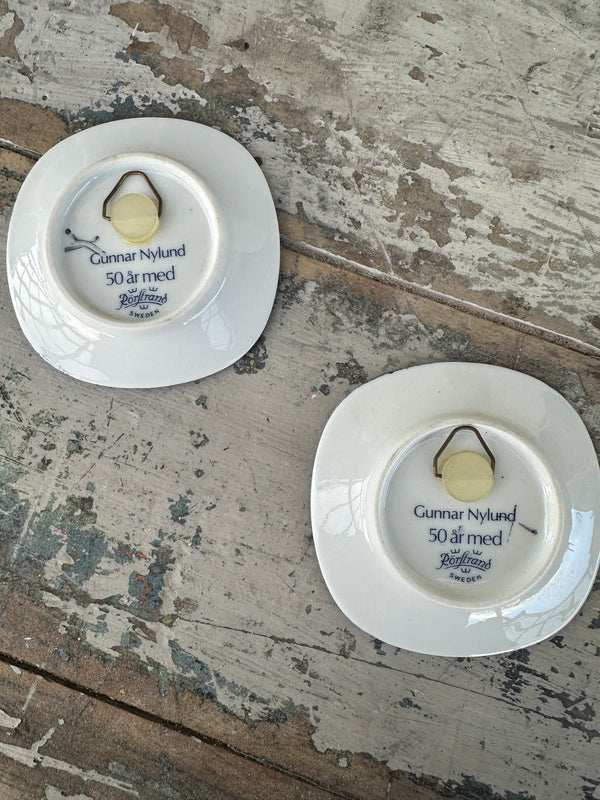 Blue & White mini plates hanging set of two by Gunnar Nylund