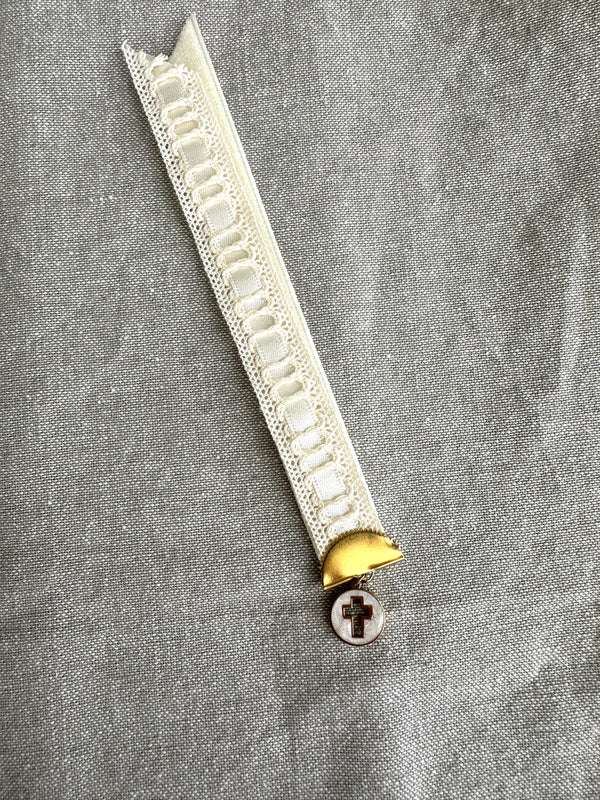 Decor prayer book mark w gold and white cross