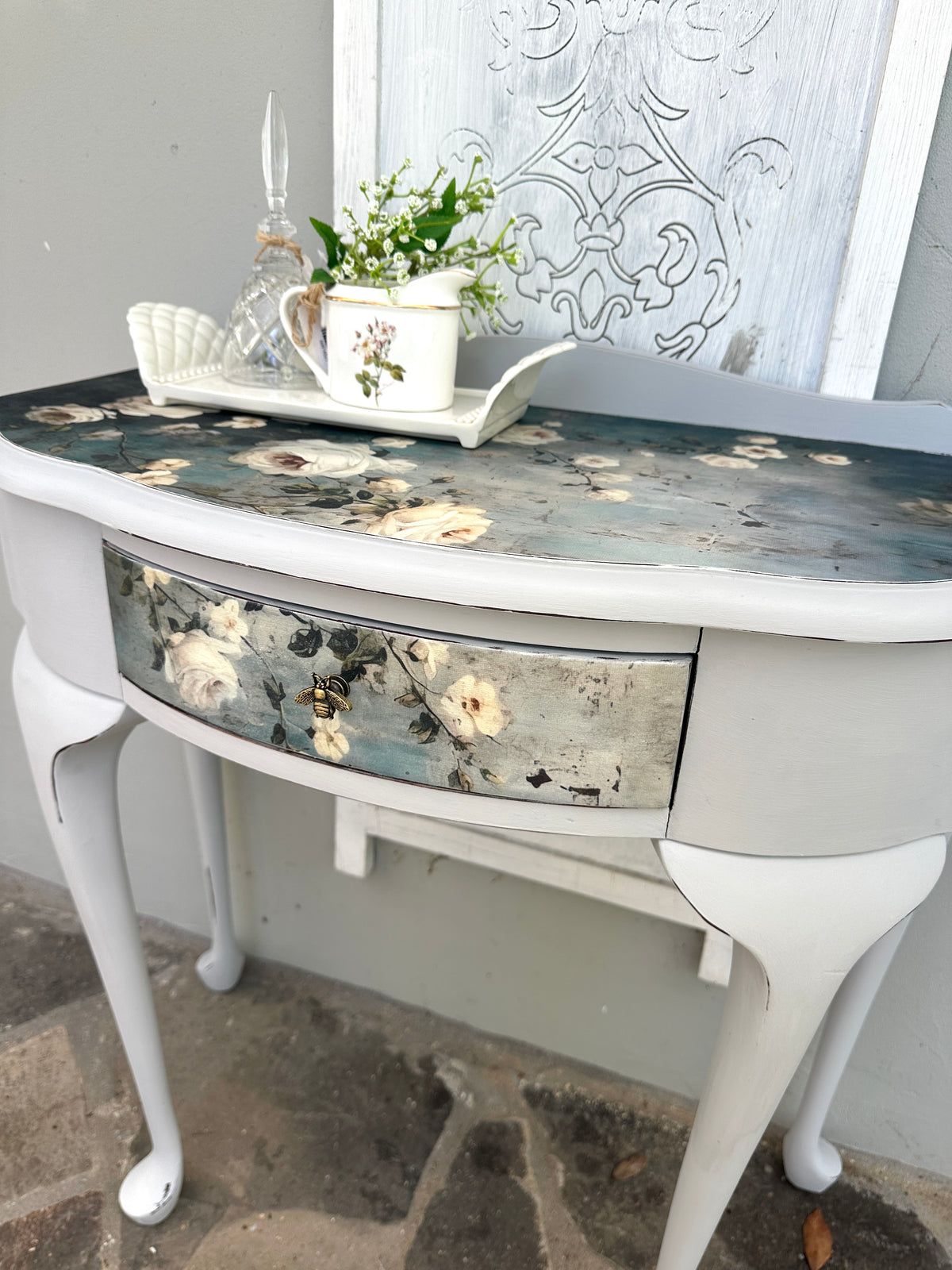 Rivers Peak Bounty Floral Demi Lune Table