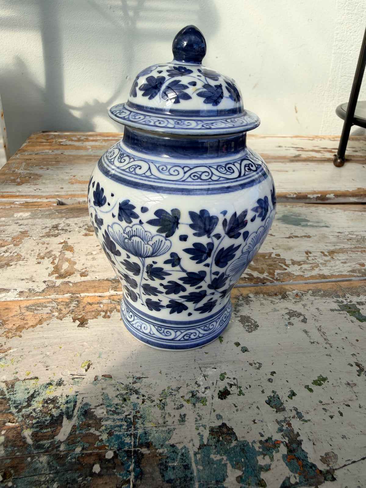 Blue & White Chinoiserie Ginger Jar w lid