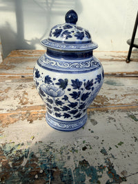 Blue & White Chinoiserie Ginger Jar w lid