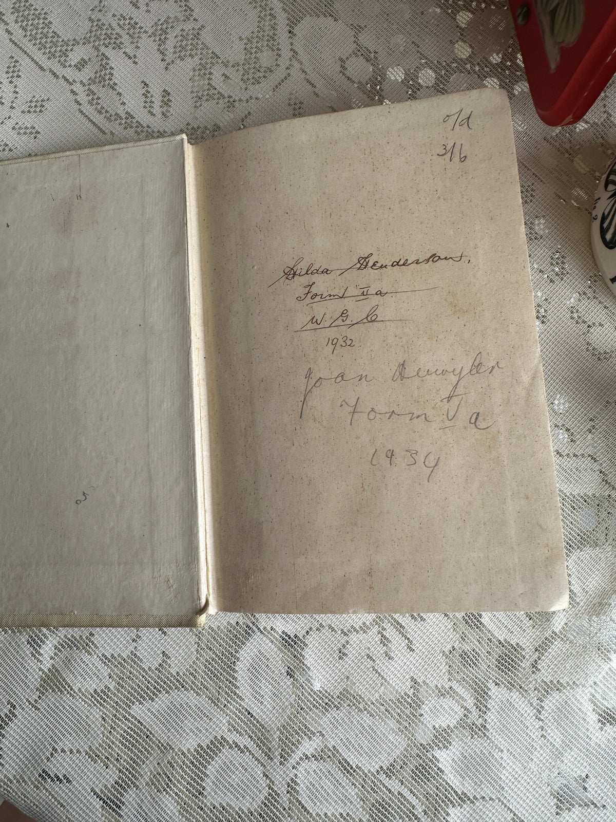 French Lettres de mon Moulin Vintage Book cream small