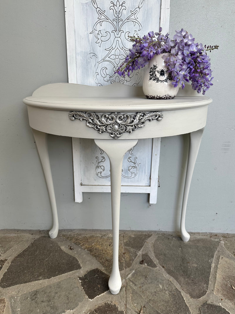 Elegant Imperial Linen Demi Lune table