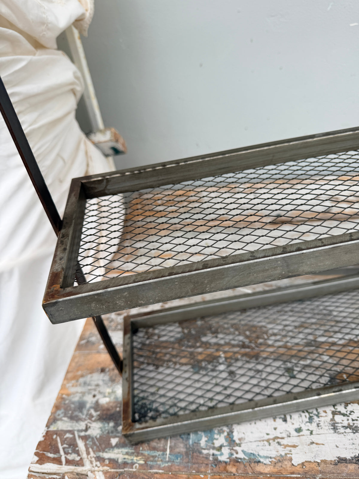 Metal 3 shelf Caddy w handle