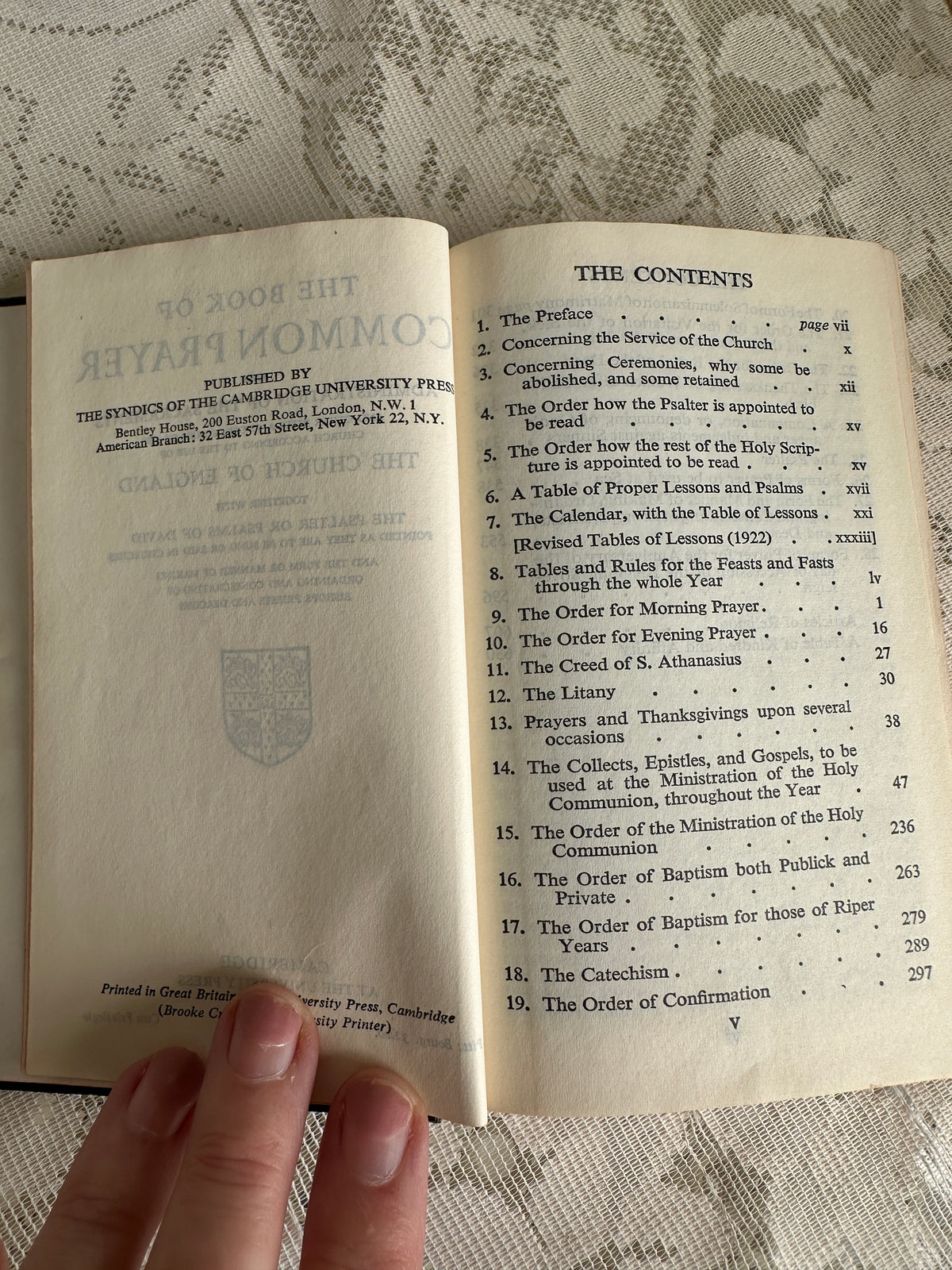 Common Prayer Vintage Book black by Cambridge