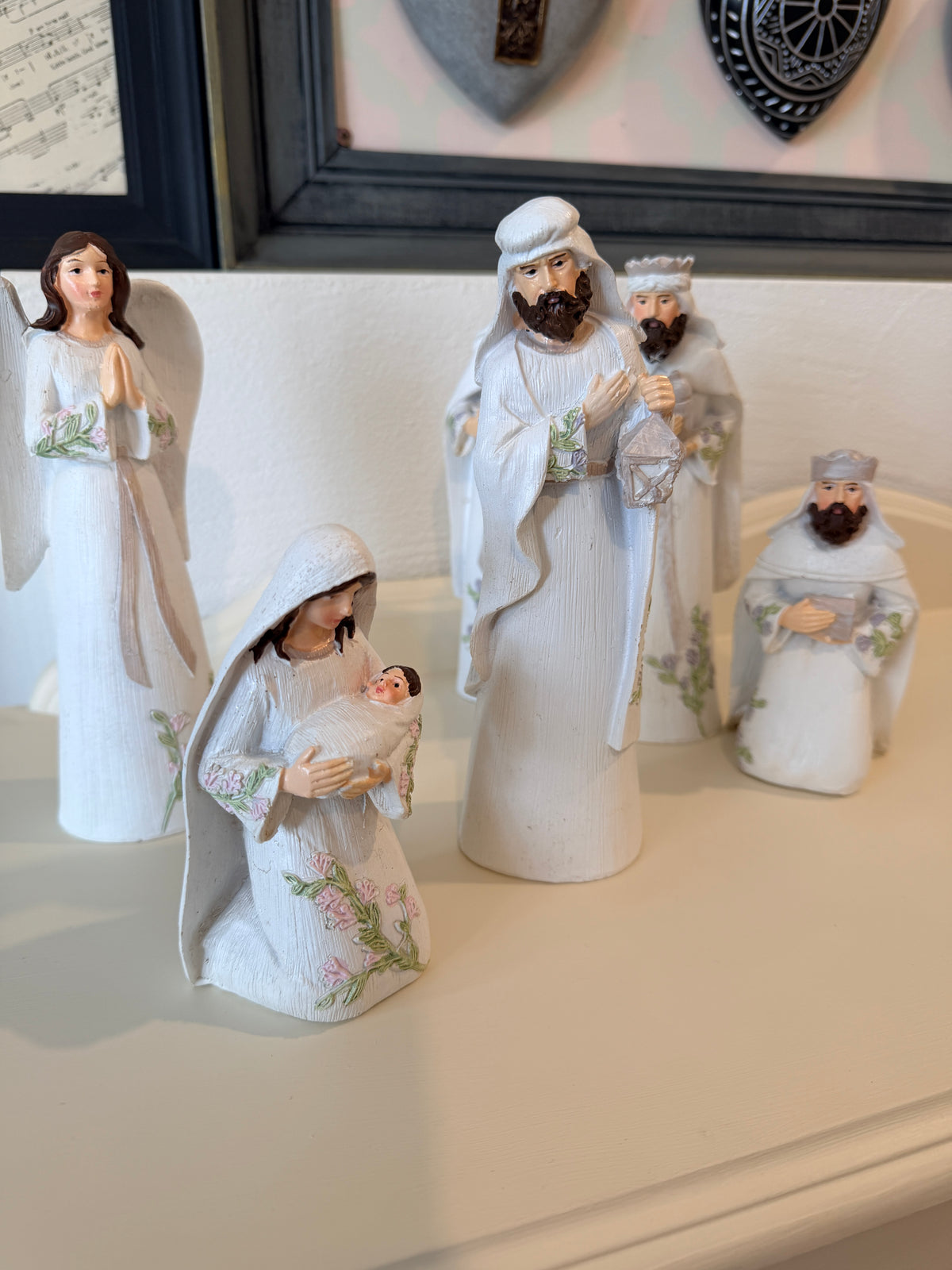 Nativity Set White & Lilac 6 piece