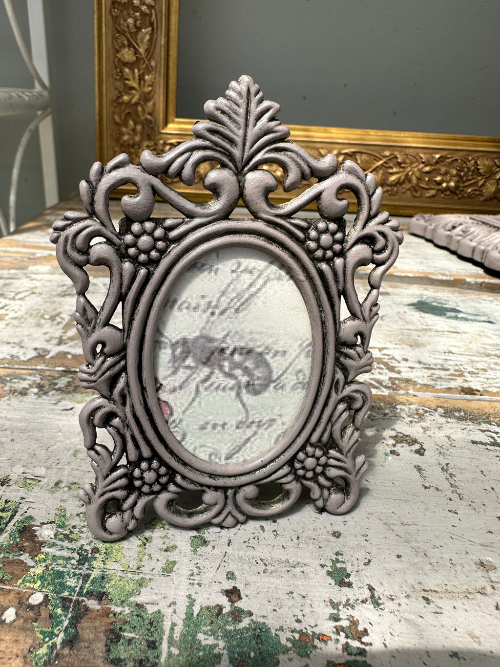 Tiny Vintage frame repainted in Izabellars Room colour with wax, decorated by PMV