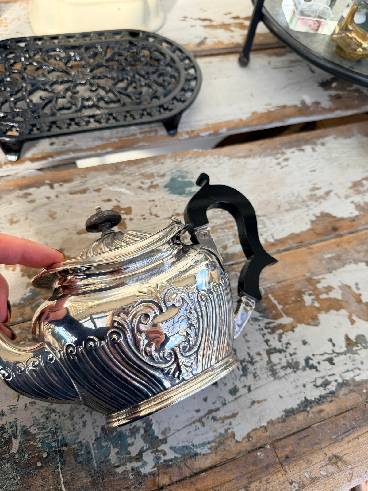 Silverware Tea Pot w embossing