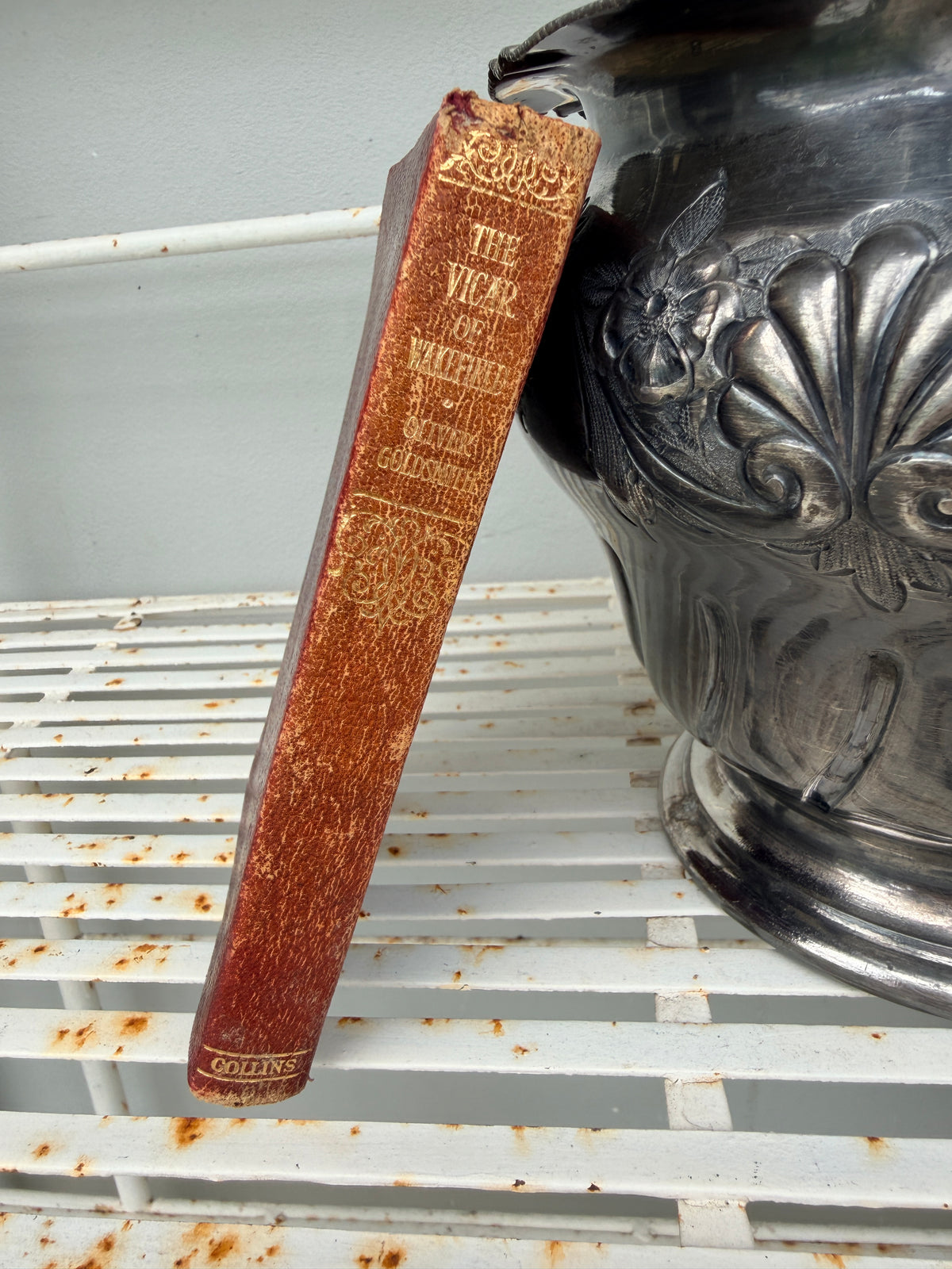 The Vicar of Wakefield Vintage Red book