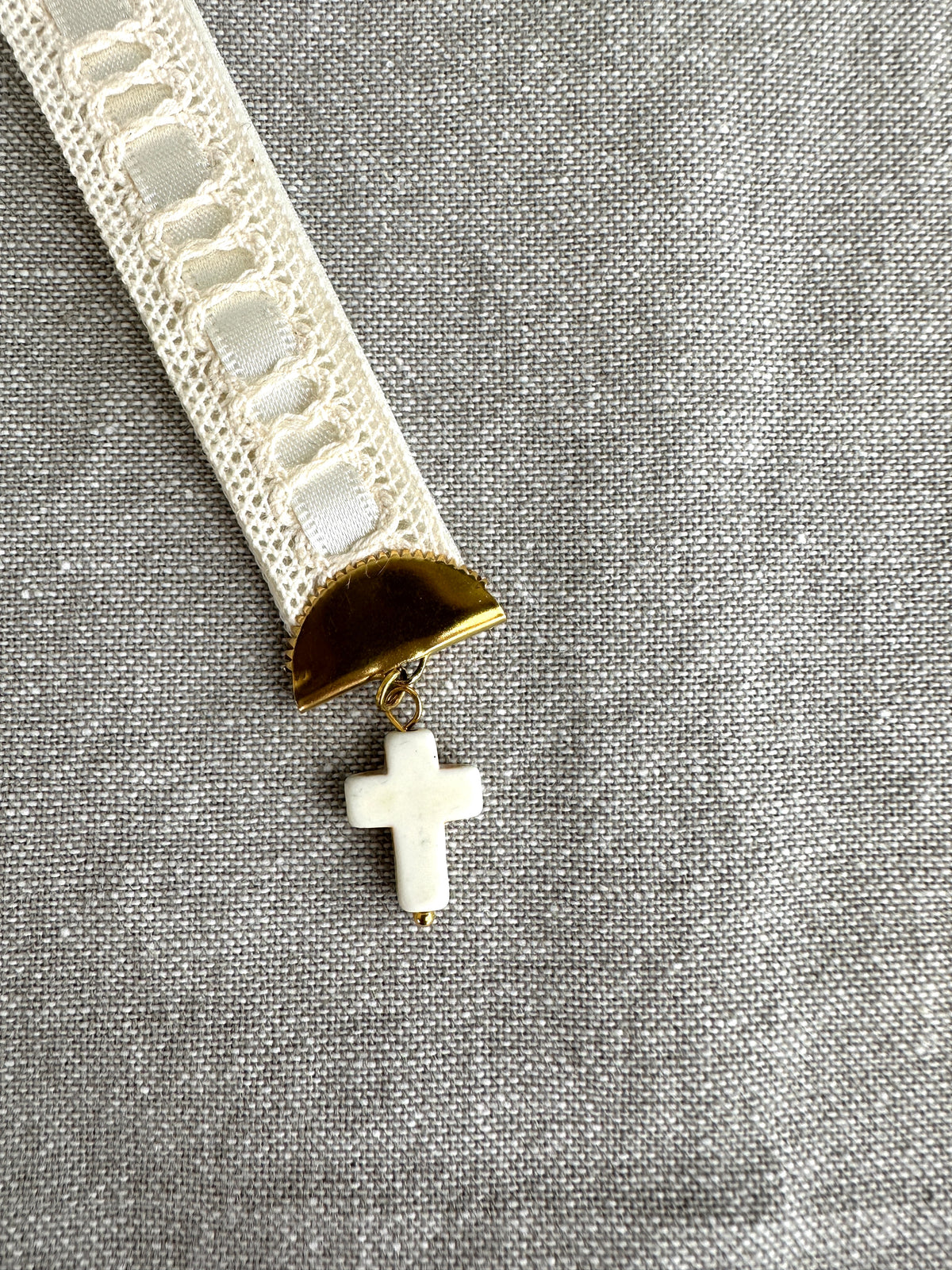 Decor prayer book mark w mini white cross