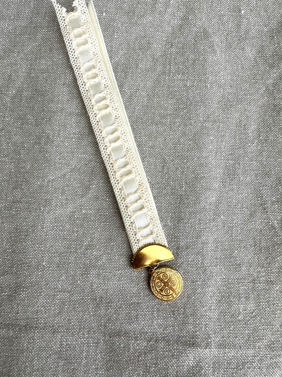 Decor prayer book mark w mini sovereign cross
