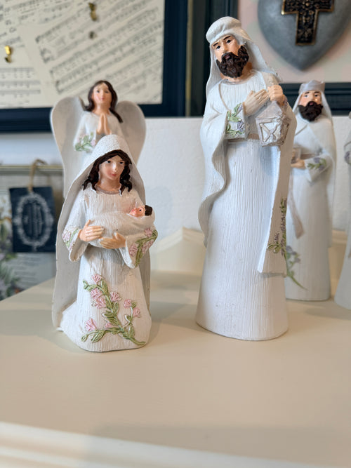 Nativity Set White & Lilac 6 piece