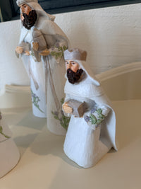 Nativity Set White & Lilac 6 piece