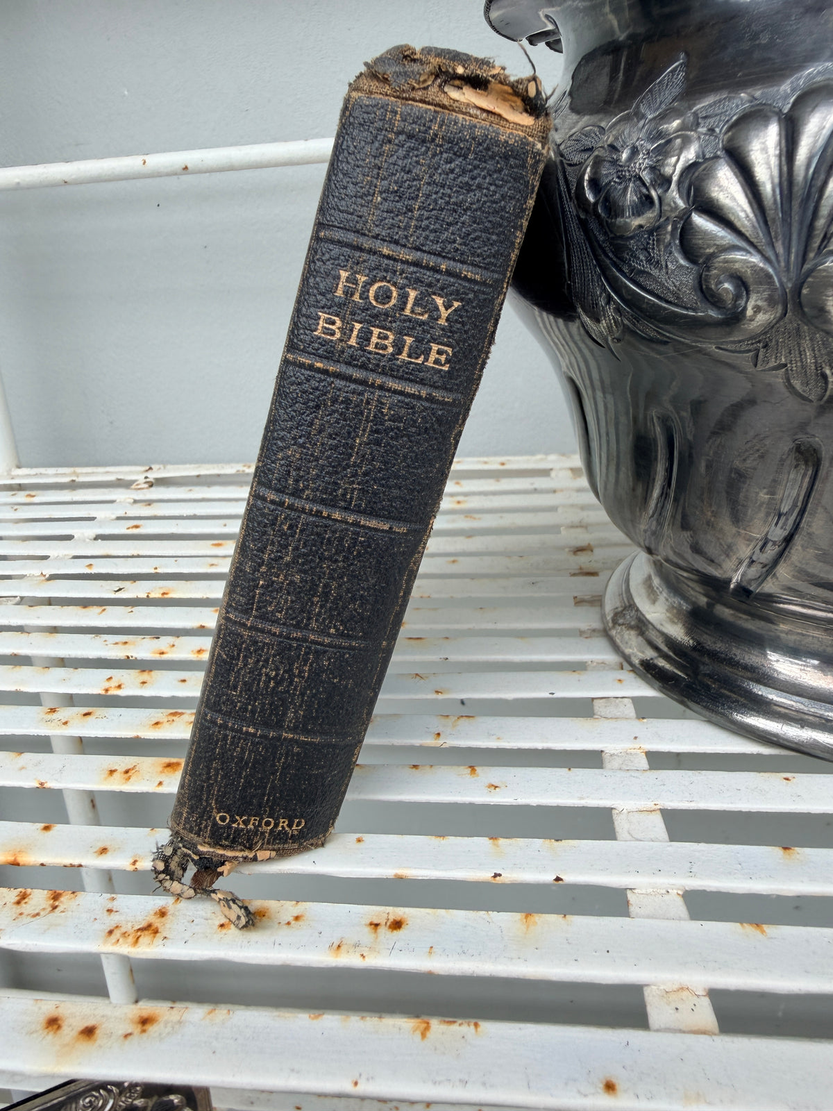 Holy Bible Oxford Vintage Black book