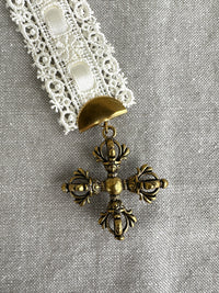 Decor prayer book mark w crown cross white