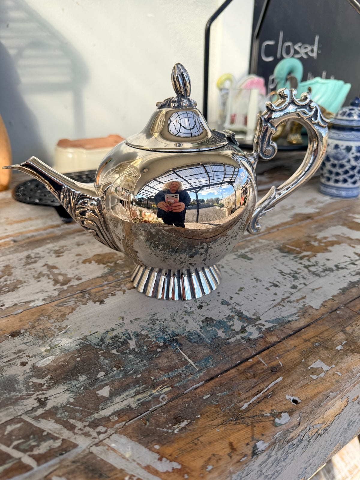 Silverware Round Tea Pot excellent condition