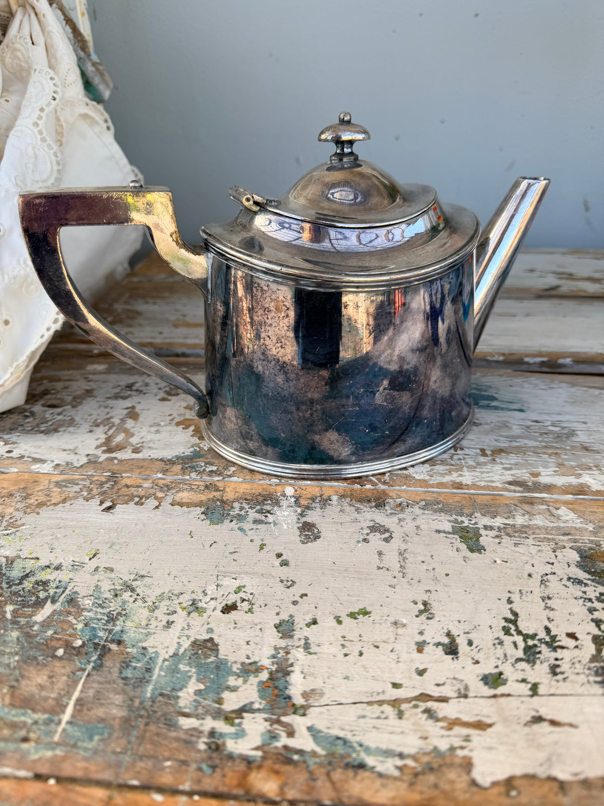 Silverware Tea Pot with working hinged lid