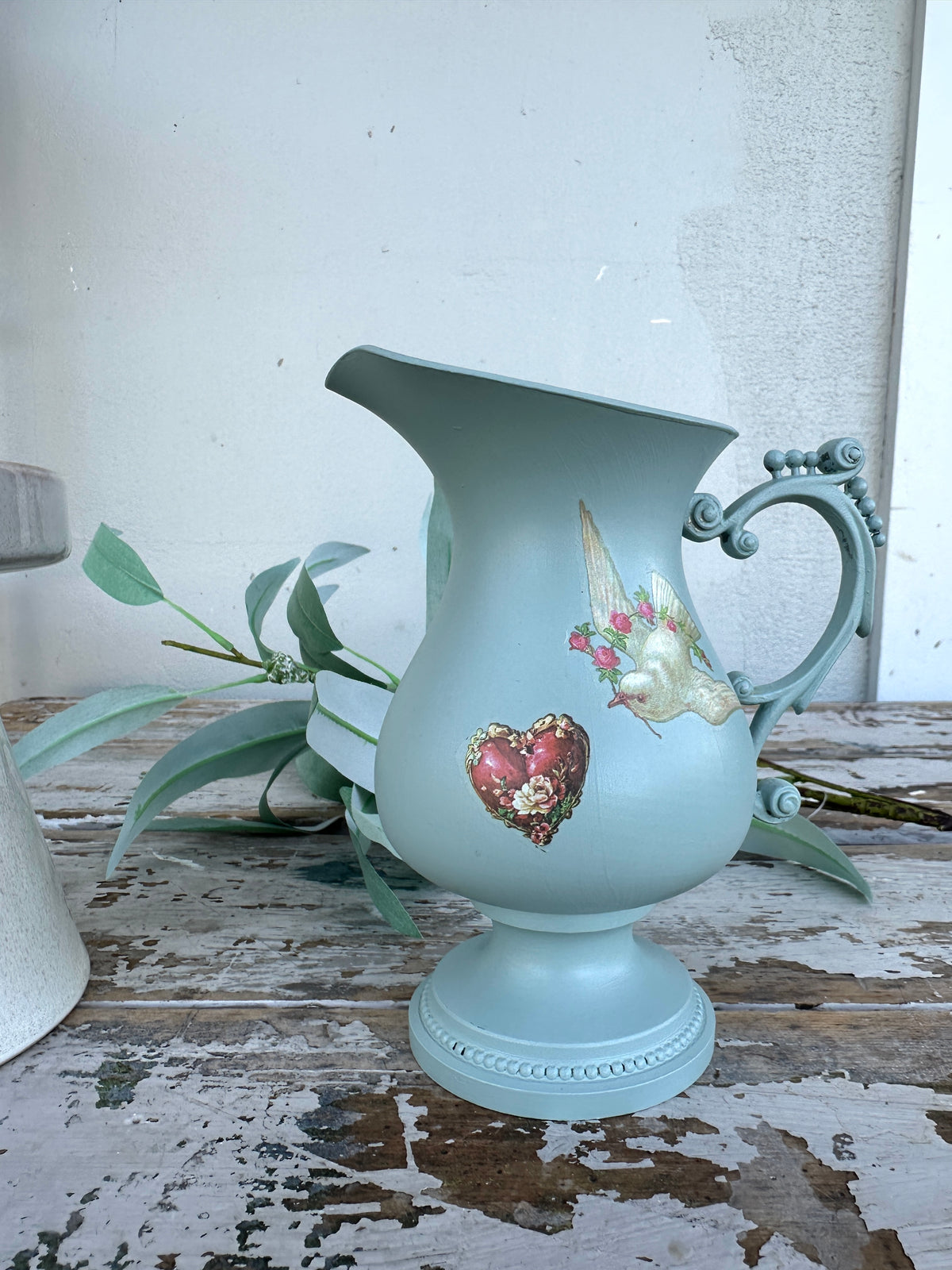 Jug French Eggshell and dove