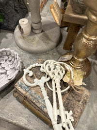 Key Set Antique White
