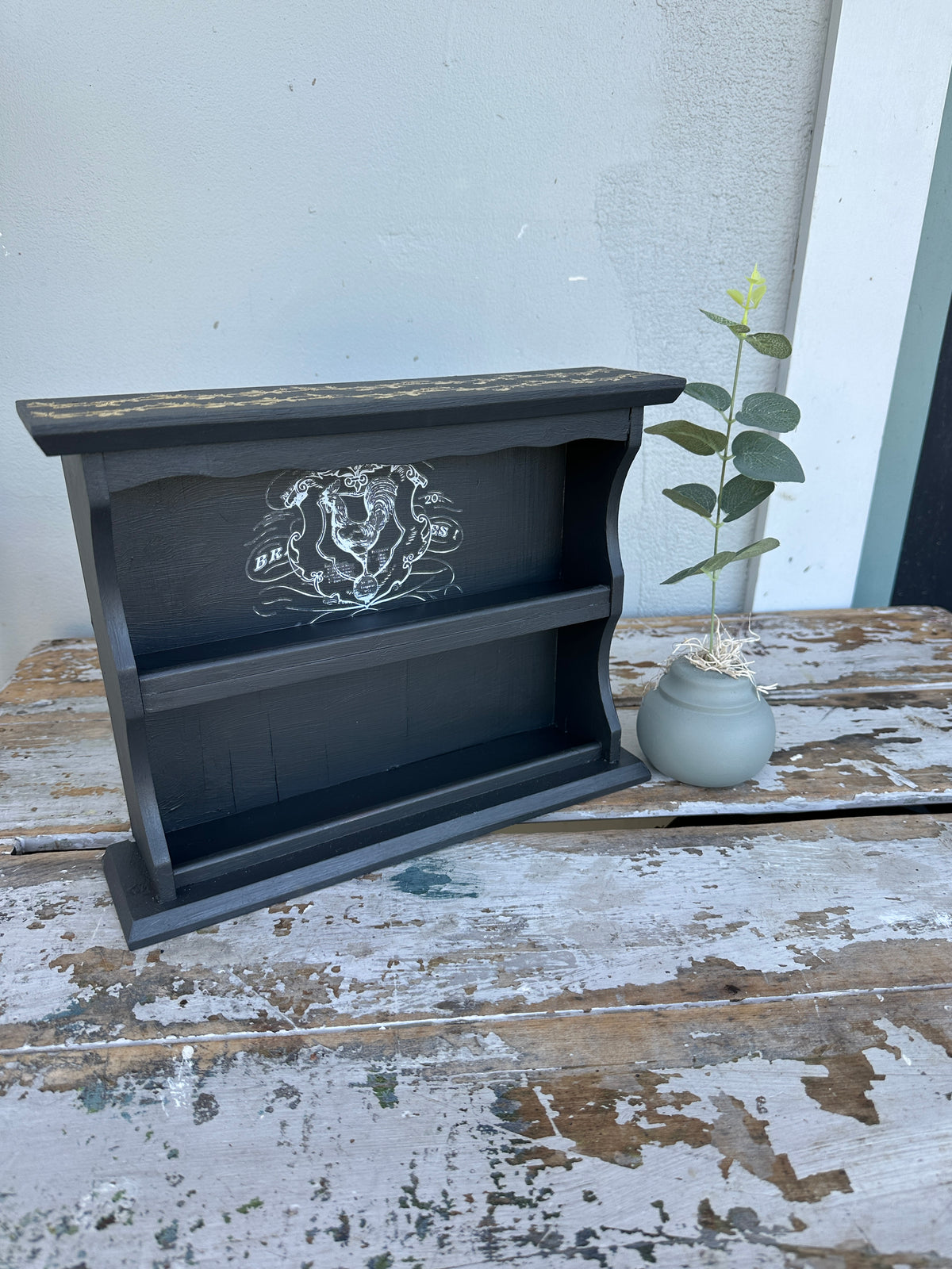 Tabletop Black Shelf w Chicken