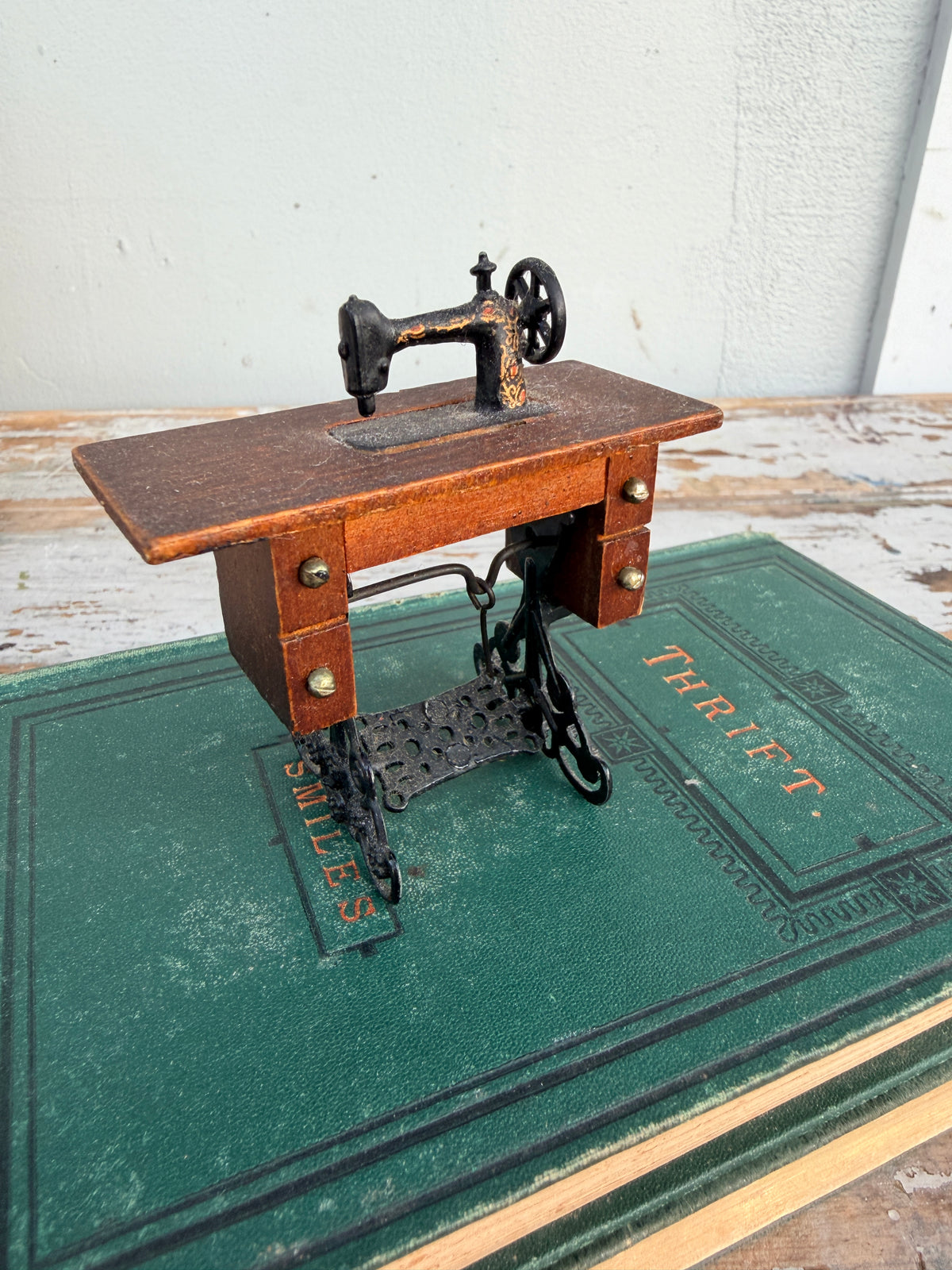 Miniature Sewing Machine
