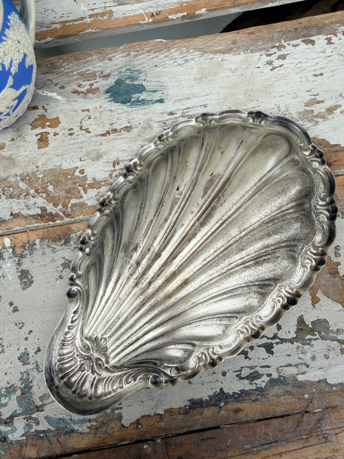 Silverware Shell shallow bowl