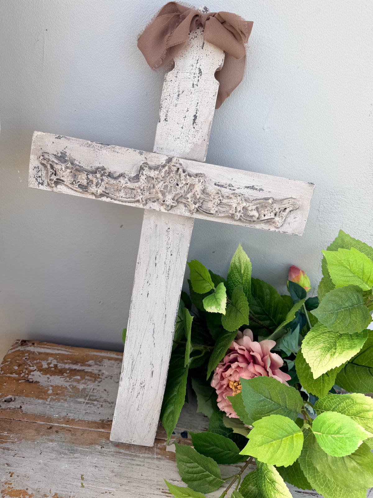 Decorative cross with a rustic finish Chippy Wooden Cross Large in milk paint