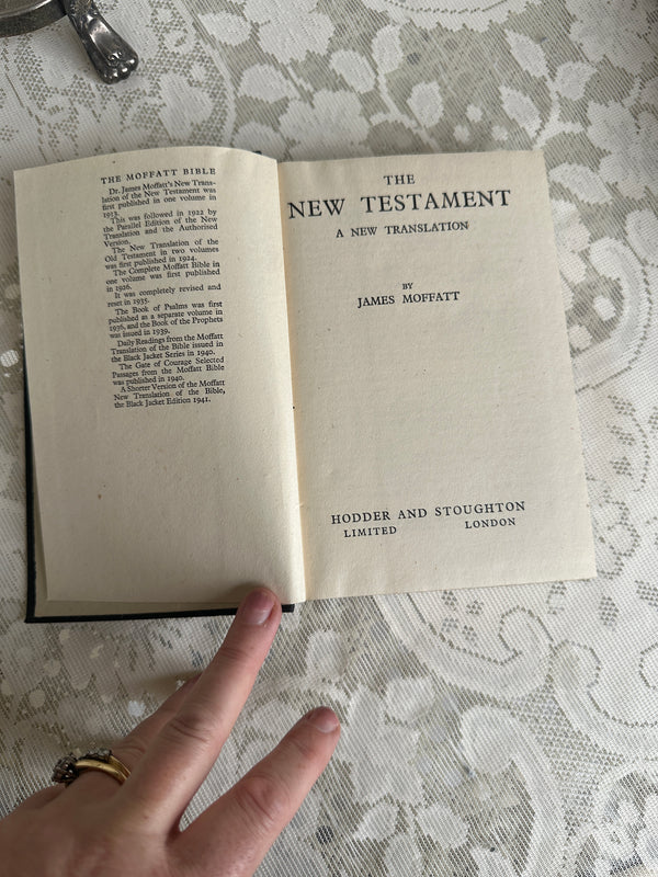 The New Testament Vintage Book black by Moffat