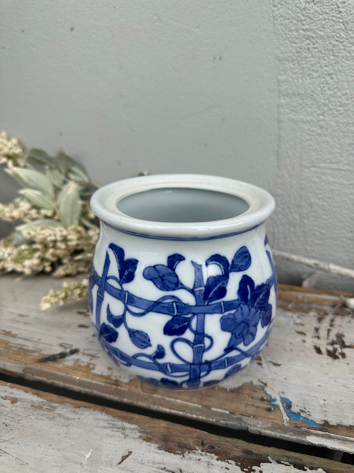 Blue & White pot Chinoiserie