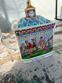 A Round of Golf ceramic tea pot & lid