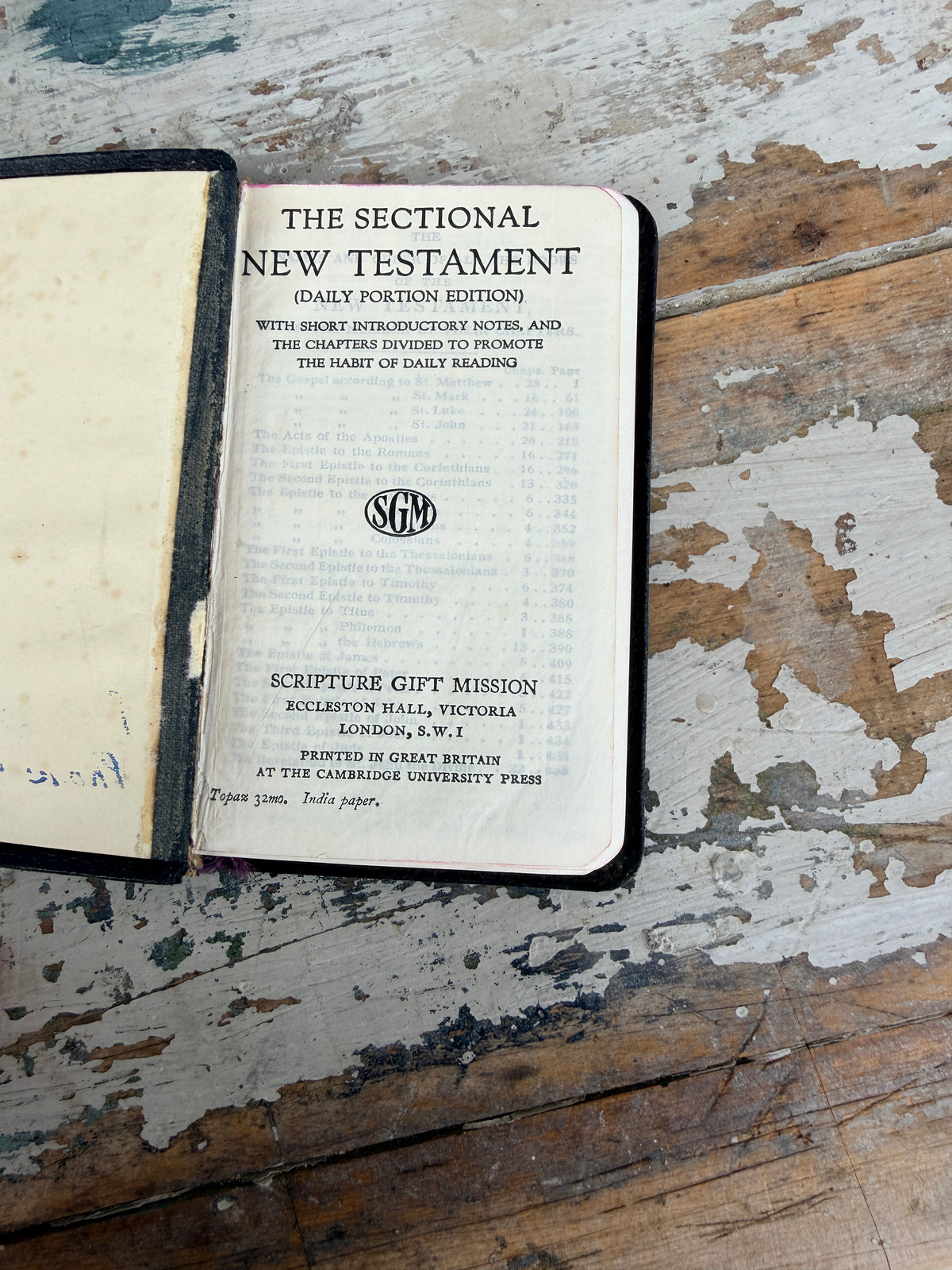 New Testament & Psalms Vintage small Black book