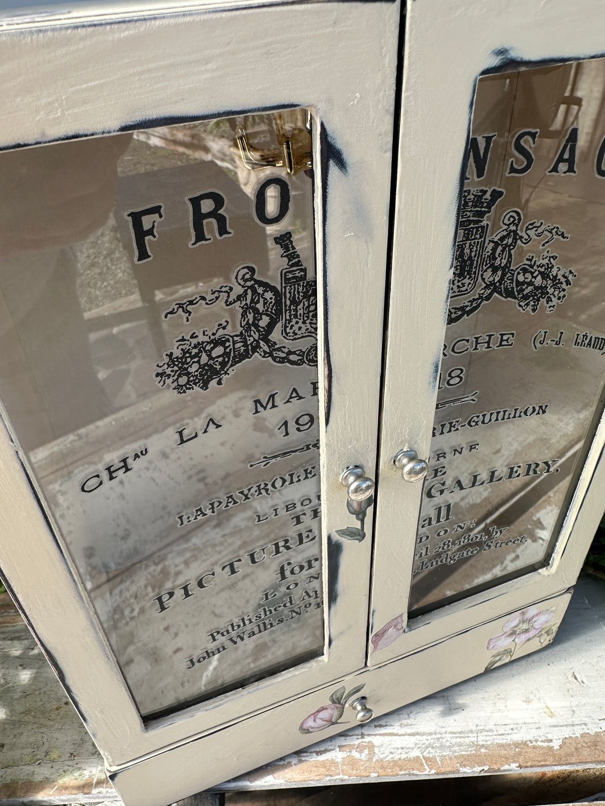 Decorative mirror with engraved text and logo Vintage look Jewel Box with doors