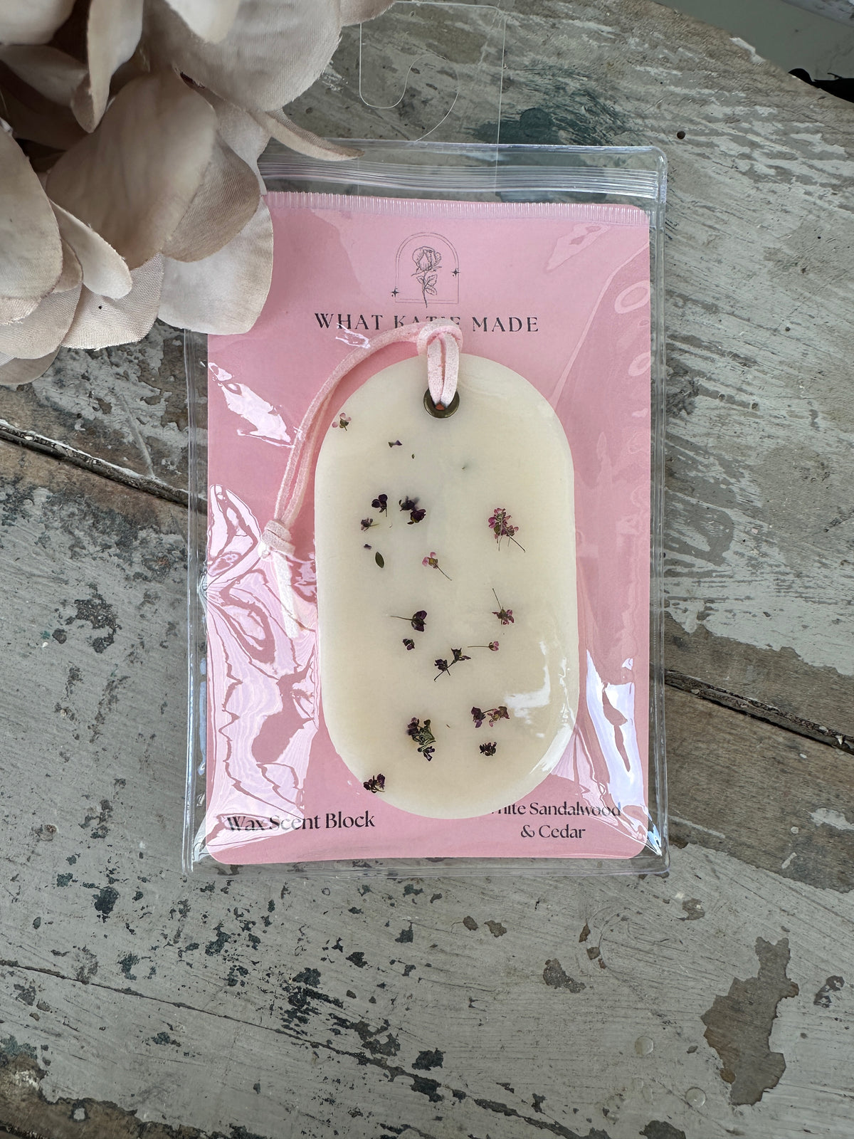 Hanging Wax Scent Block hanging White Sandalwood & Cedar