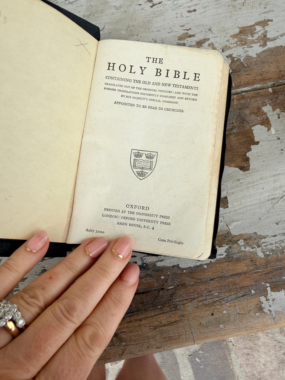 Holy Bible Oxford Vintage Black book
