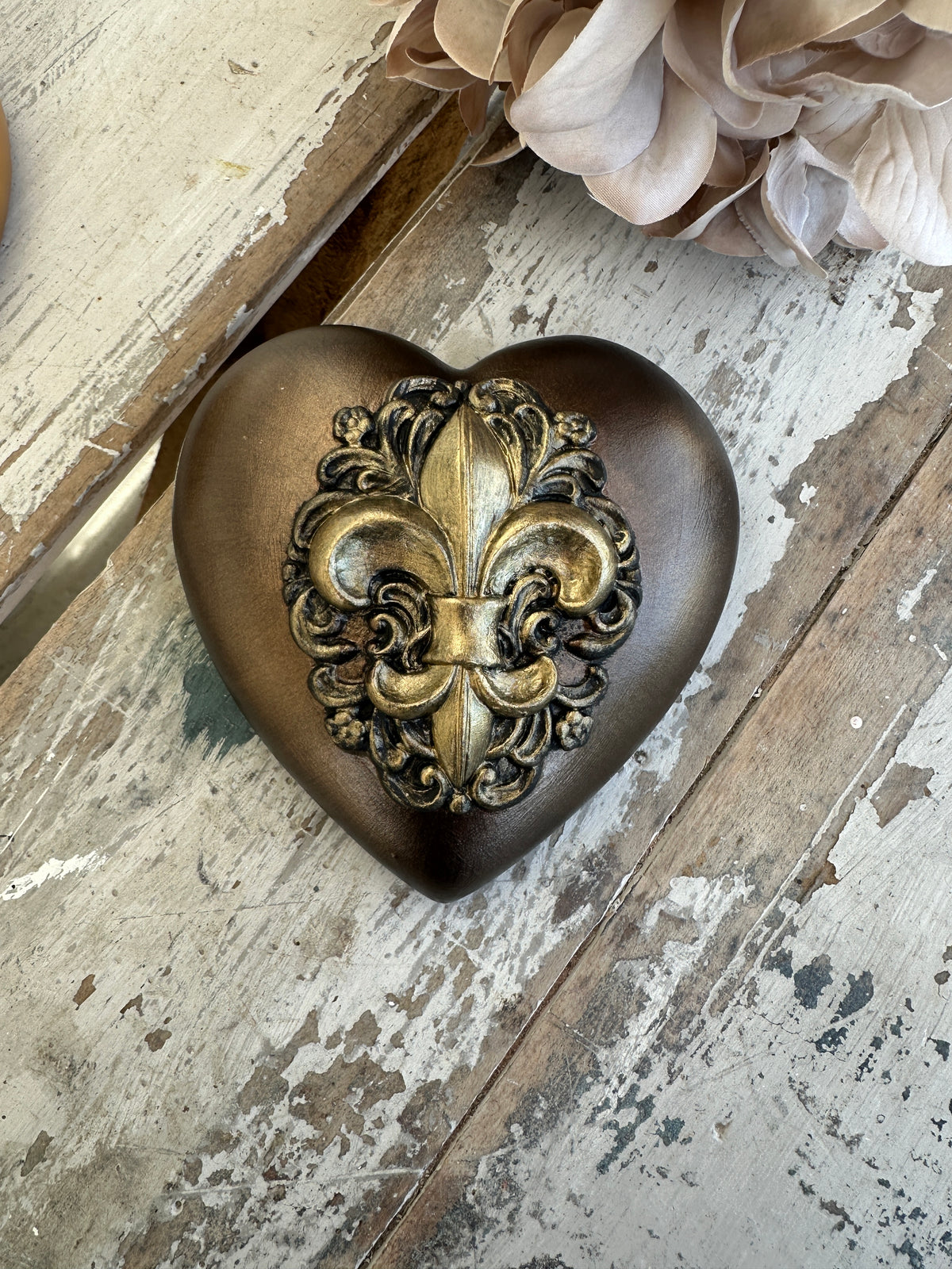 Wall heart Bronzed Fleur de Lys