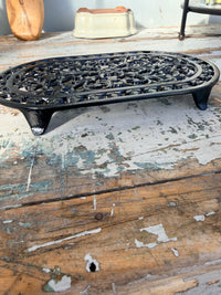 Black Filigree metal riser