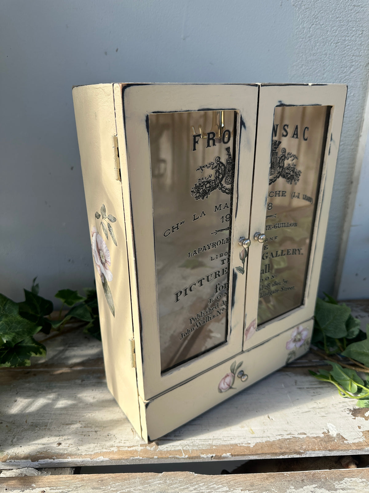Decorative cabinet with vintage-style glass doors Vintage look Jewel Box with doors.