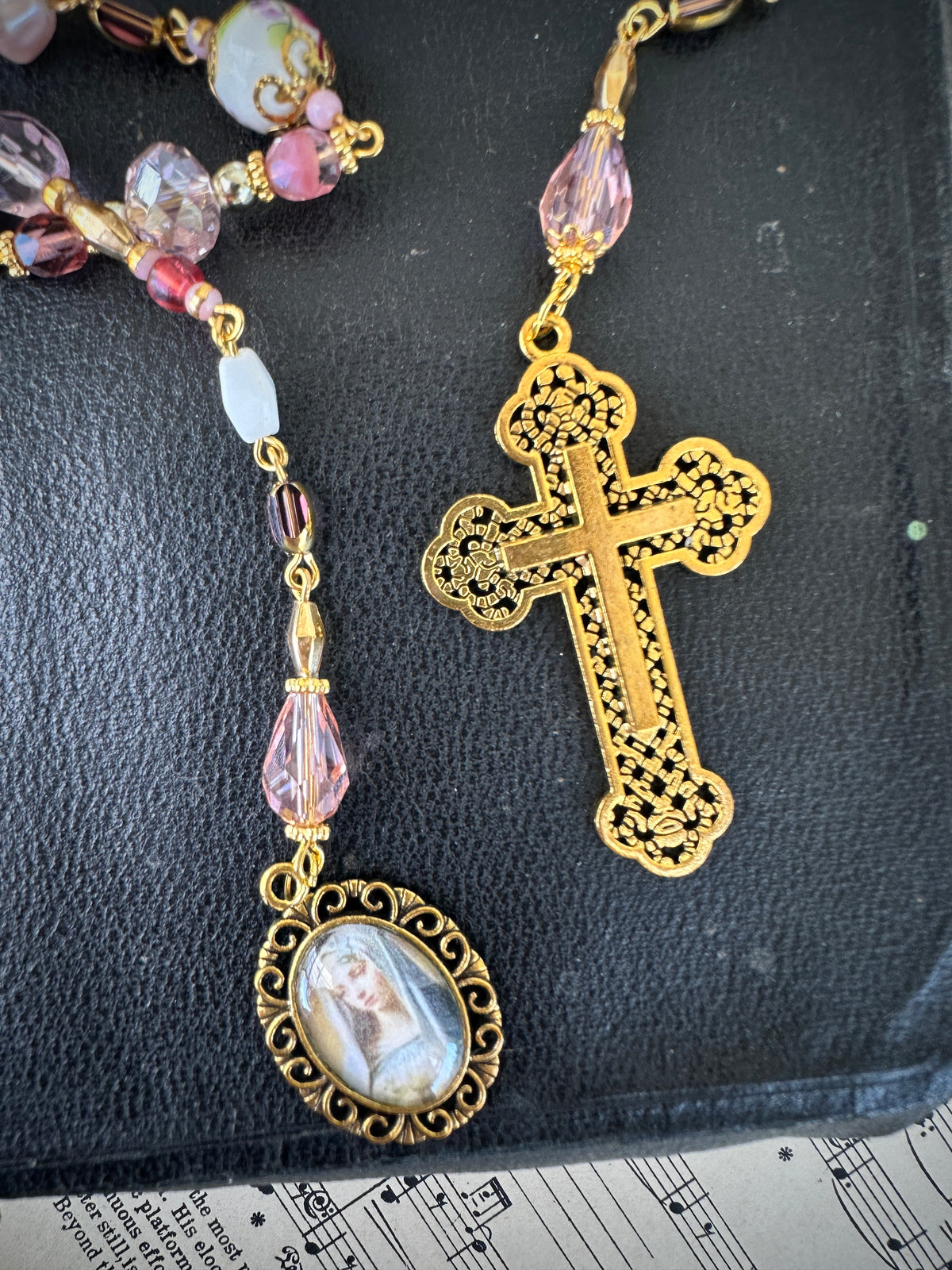 Decor prayer beads Pinks w large cross rosary