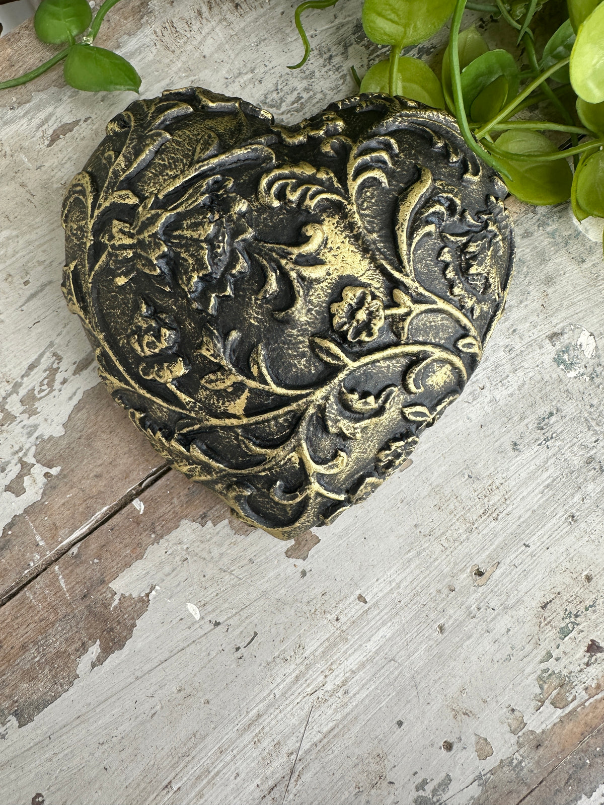 Wall heart Gold & Black filigree