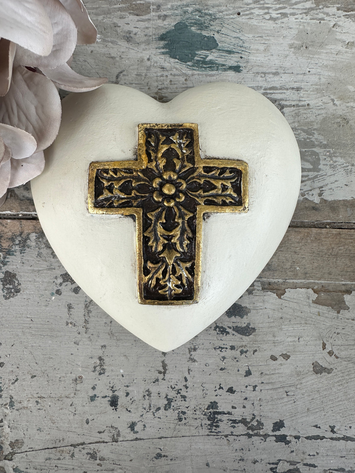 Wall heart Cream Cross