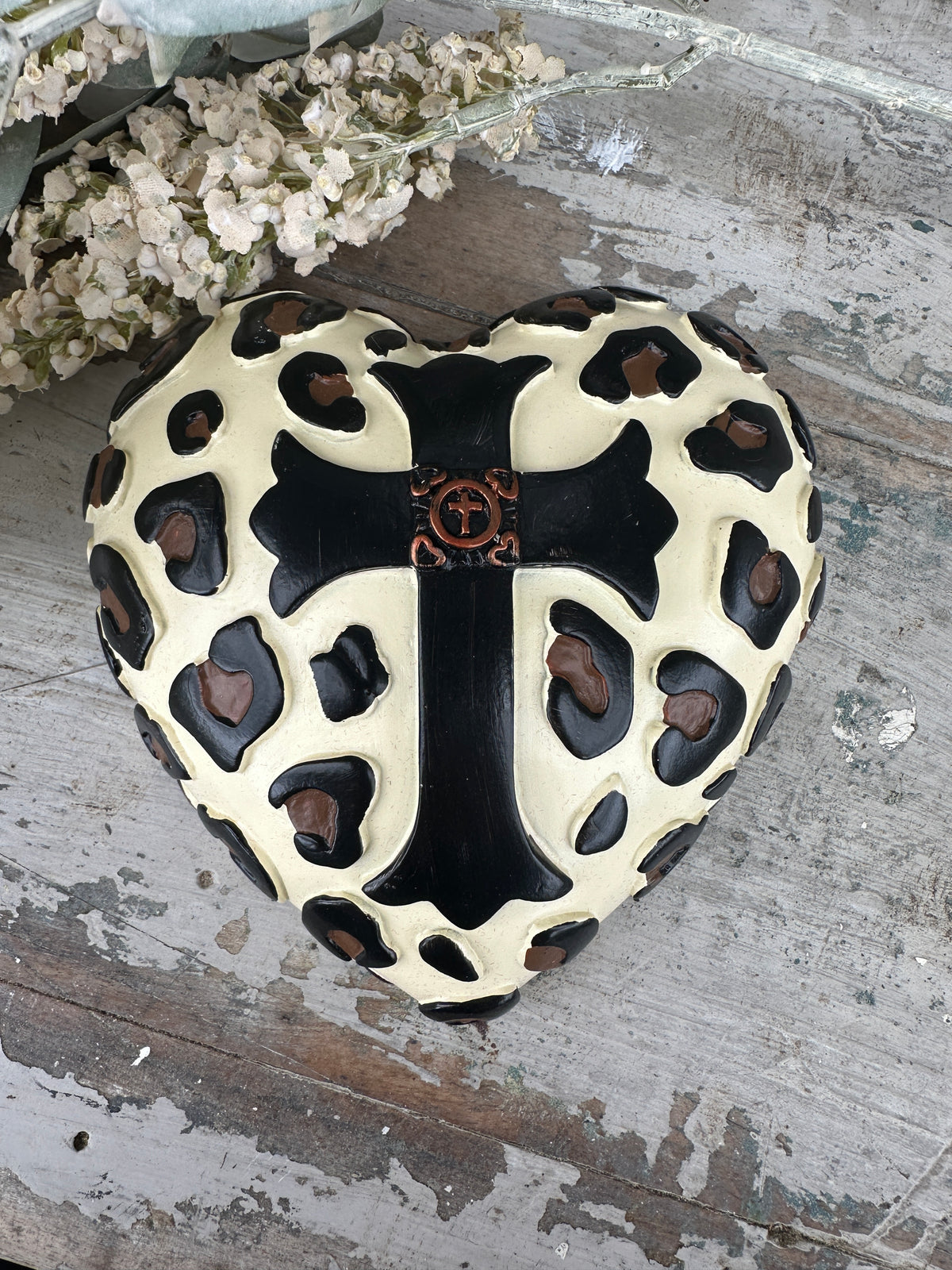 Wall heart Leopard Cross