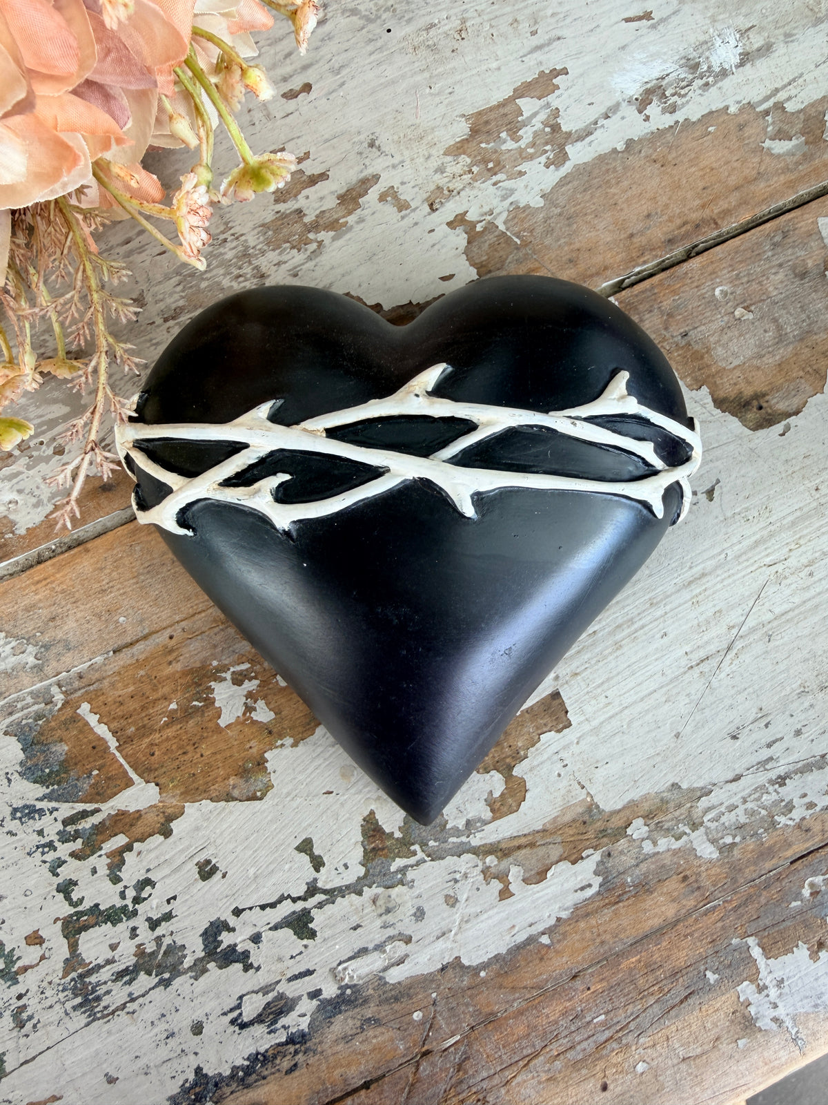 Wall heart Black w white ties