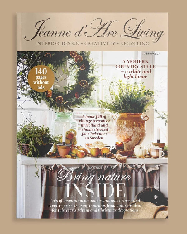 Magazine cover of 'Jeanne d'Arc Living' with a Christmas-themed interior design spread.