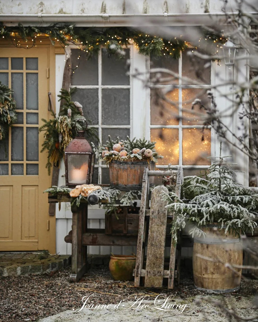 Issue 8 2025 Jeanne d'Arc Living Magazine christmas