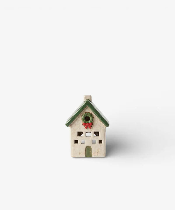 Nordgard Tea Village Cottage with Bow Wreath